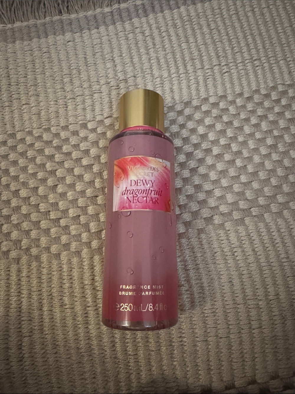 Victoria's Secret Dewy Dragonfruit Nectar Fragrance Mist - Pink & Gold